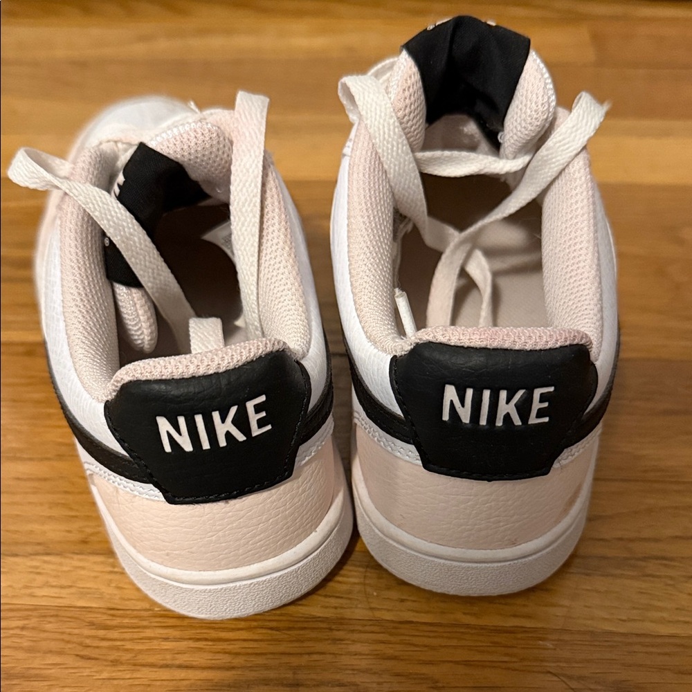 Nike Kids Pink and White Low-Top Sneakers with Black Heel Tab